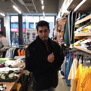 Meet your Posher, Manuel